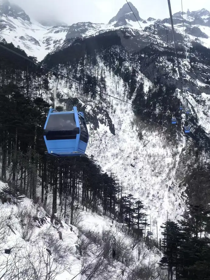 水墨画的索道
