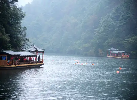 黄龙洞+宝峰湖